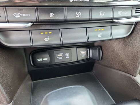 Used 2019 Hyundai Santa Fe Limited image 22