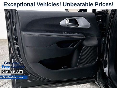 Used 2021 Chrysler Pacifica Touring w/ S Appearance Package FWD image 19