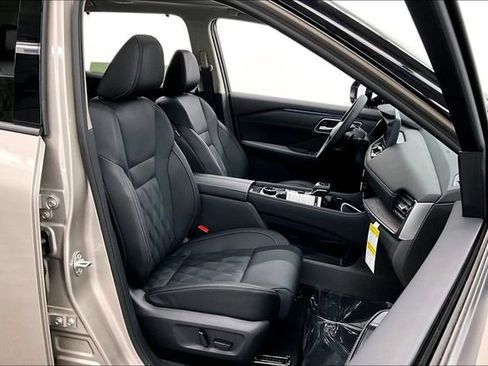 New 2026 Nissan Rogue Platinum image 39