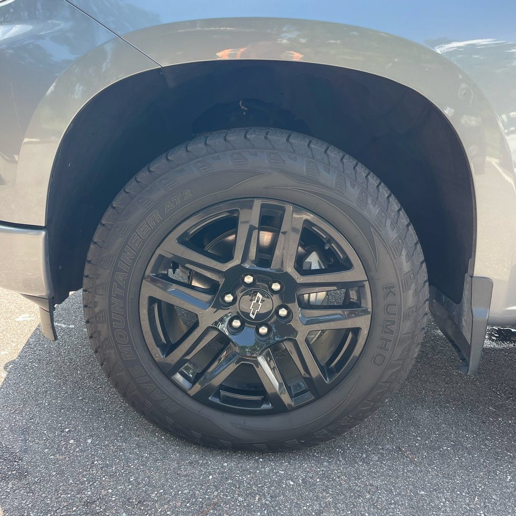 Used 2023 Chevrolet Silverado 1500 RST AWD/4WD image 13