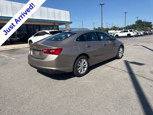 Used 2025 Chevrolet Malibu LT FWD image 3
