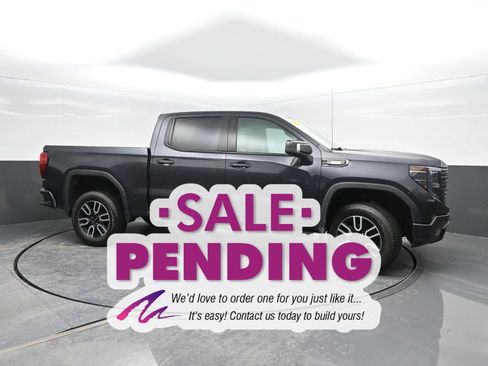 Used 2022 GMC Sierra 1500 AT4 w/ AT4 Preferred Package image 3