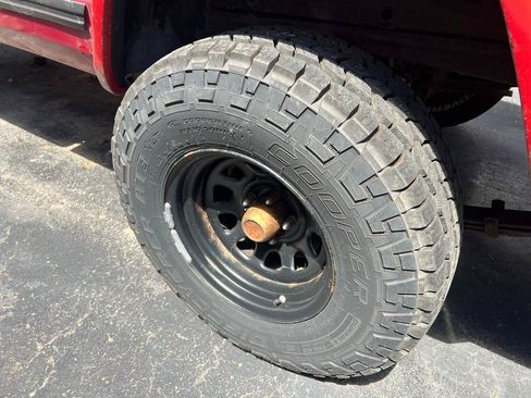 Used 1988 Jeep Comanche Pioneer AWD/4WD image 15