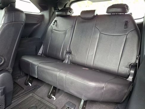 Used 2025 Toyota Sienna Platinum AWD/4WD image 21