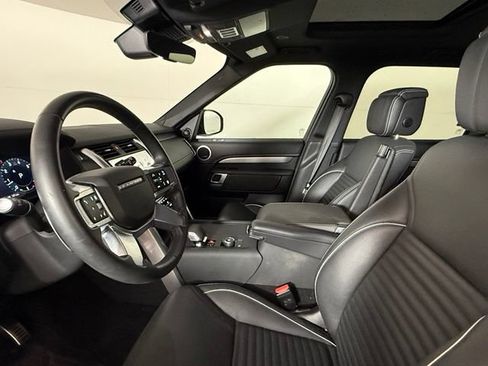 Used 2024 Land Rover Discovery Dynamic SE AWD/4WD image 5