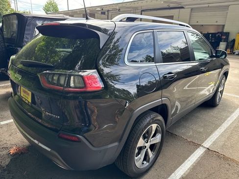 Used 2019 Jeep Cherokee Limited w/ Luxury Group AWD/4WD image 7