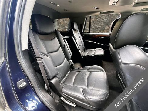 Used 2018 Cadillac Escalade Luxury AWD/4WD image 22