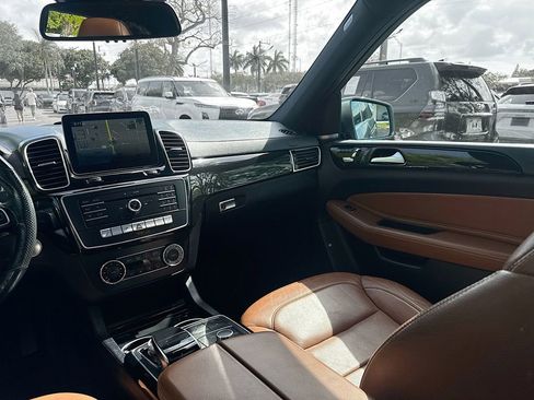 Used 2018 Mercedes-Benz GLS 450 4MATIC w/ Premium Package image 24