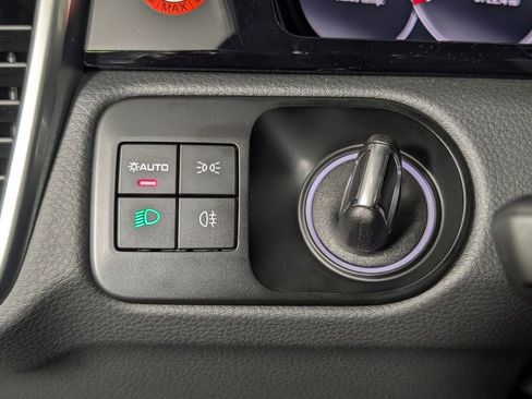 Certified 2023 Porsche Cayenne Platinum Edition AWD/4WD image 30