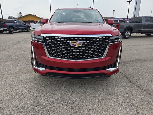 Used 2024 Cadillac Escalade ESV Premium Luxury image 11