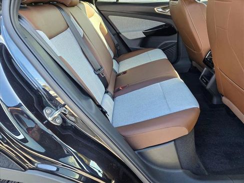 Used 2023 Volkswagen ID.4 Pro image 17