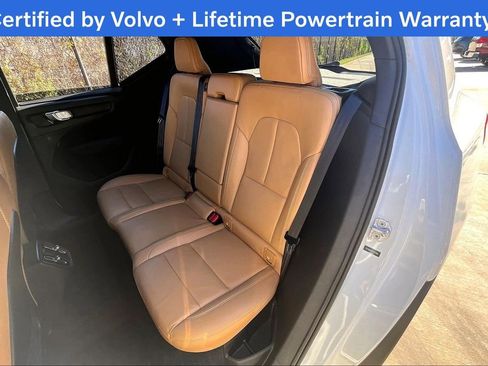 Used 2020 Volvo XC40 T5 Momentum w/ Protection Package Premier image 34