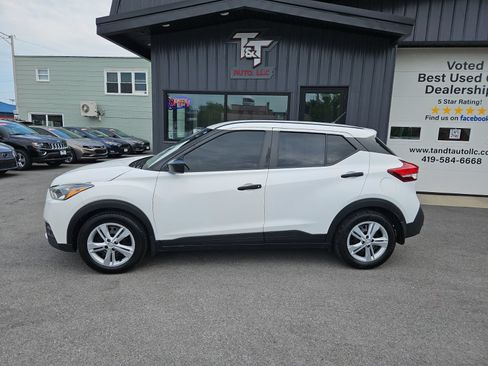Used 2020 Nissan Kicks S FWD image 3