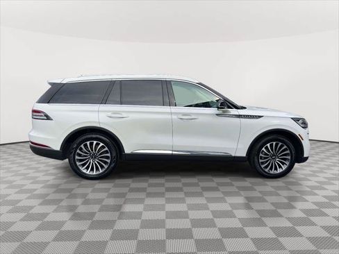 Used 2023 Lincoln Aviator AWD w/ Premium Package image 4