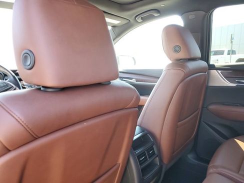 Used 2022 Cadillac XT5 Sportv w/ Technology Package AWD/4WD image 29