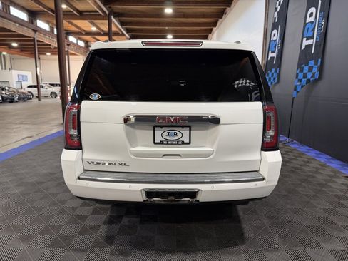 Used 2020 GMC Yukon XL Denali image 4
