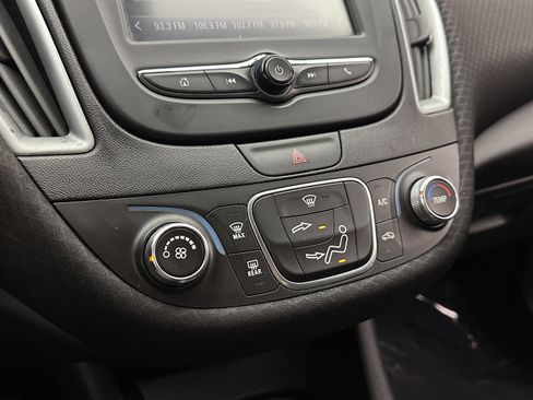 Used 2018 Chevrolet Malibu LS image 15