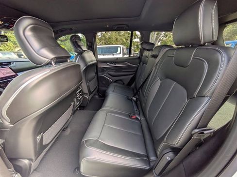 New 2025 Jeep Grand Cherokee Overland w/ Adv Protech Group III image 12