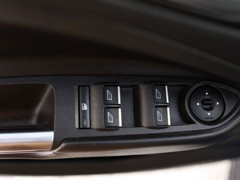 Used 2019 Ford Escape Titanium image 13