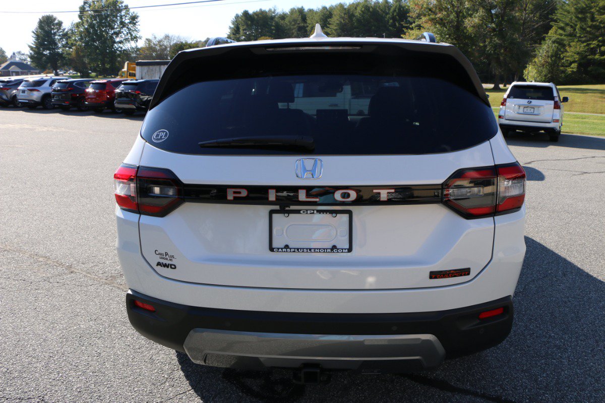 Used 2026 Honda Pilot TrailSport image 4