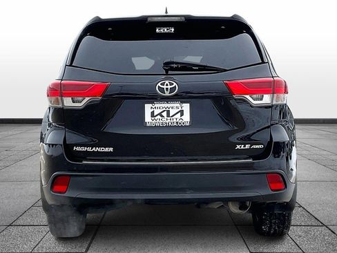 Used 2019 Toyota Highlander XLE image 4