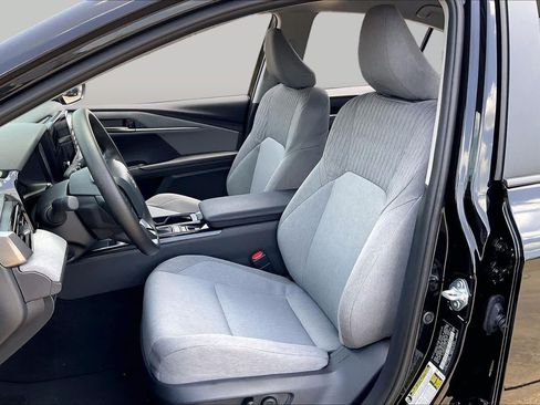 Used 2026 Toyota Camry LE w/ Convenience Package FWD image 8