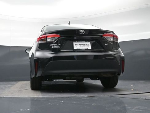 Used 2024 Toyota Corolla LE image 32