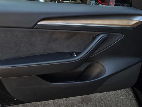 Used 2023 Tesla Model 3 Standard Range RWD image 11