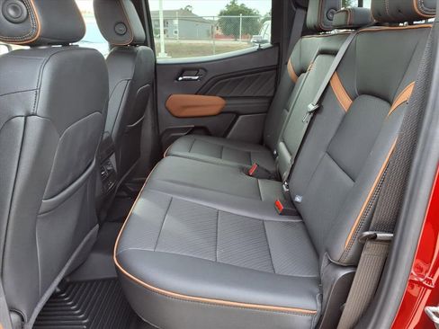 Used 2024 GMC Canyon AT4 w/ AT4 Premium Package image 17