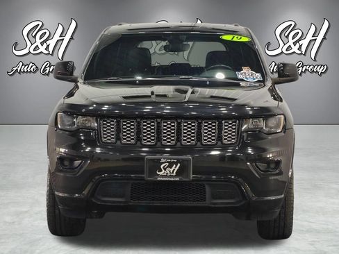 Used 2019 Jeep Grand Cherokee Altitude AWD/4WD image 14