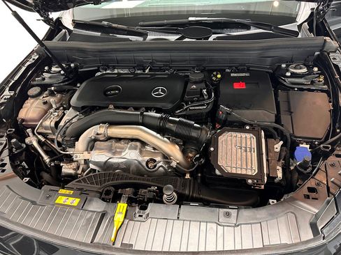 Used 2024 Mercedes-Benz GLB 250 4MATIC image 39