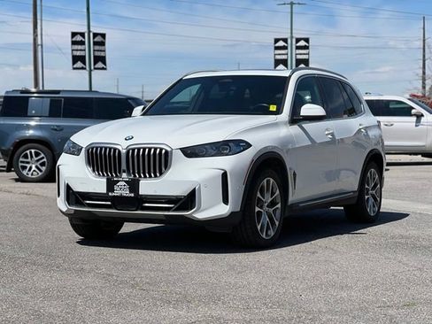 Used 2026 BMW X5 xDrive40i AWD/4WD image 3