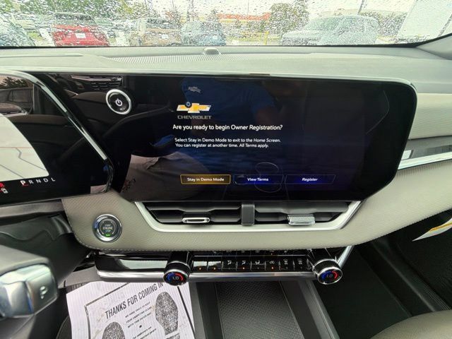 New 2027 Chevrolet Equinox LT w/ Convenience Package II FWD image 39