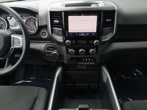 New 2026 RAM 1500 Express AWD/4WD image 3
