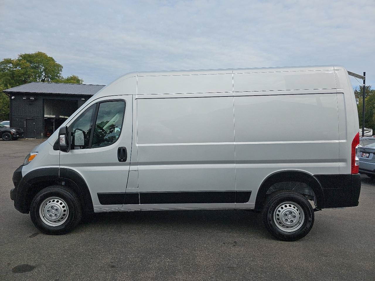 Used 2026 RAM ProMaster 1500 w/ Safety Group FWD image 6