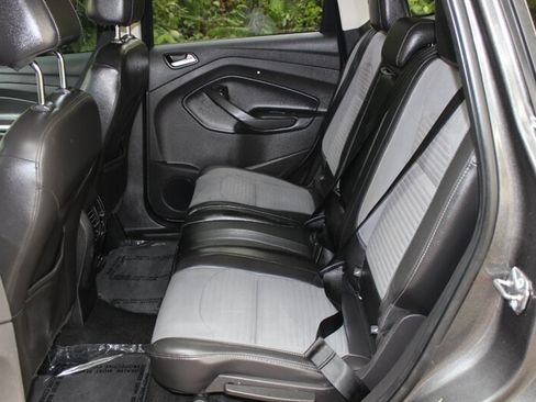 Used 2017 Ford Escape SE w/ SE Sport Appearance Package AWD/4WD image 13