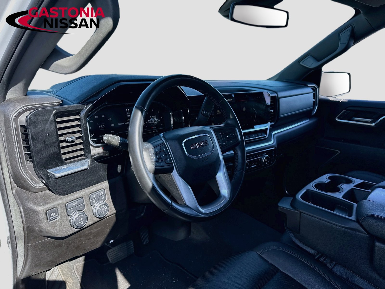 Used 2025 GMC Sierra 1500 SLT AWD/4WD image 11