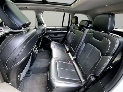 Used 2023 Jeep Grand Cherokee 4WD 4xe w/ Luxury Tech Group II image 23