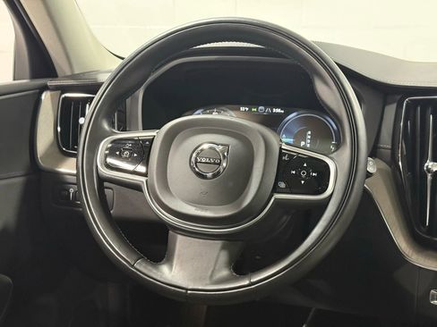 Used 2018 Volvo XC60 T8 Inscription w/ Luxury Seat Package image 24