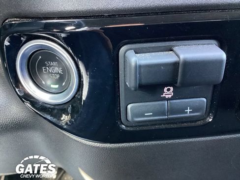 Used 2025 Chevrolet Silverado 1500 LT AWD/4WD image 19