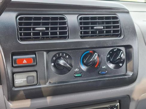 Used 2000 Nissan Frontier XE RWD image 20