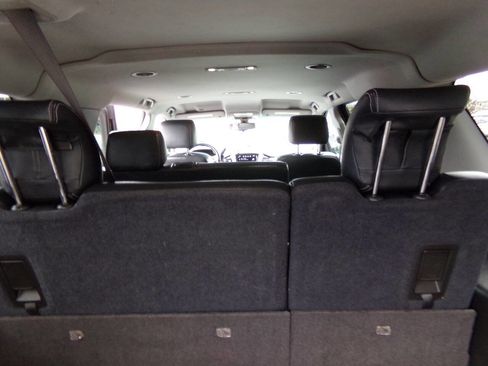 Used 2016 GMC Yukon XL SLE image 16
