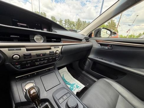 Used 2015 Lexus ES 350 w/ Premium Package FWD image 27