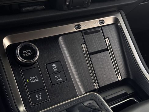 Used 2024 Lexus GX 550 w/ Accessory Package (2T) image 20