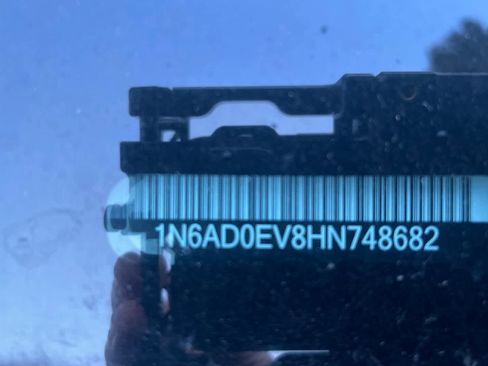 Used 2017 Nissan Frontier SV image 16