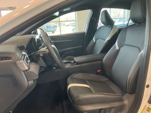 Used 2025 Toyota Camry SE w/ Convenience Package AWD/4WD image 10