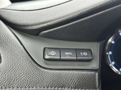 Used 2018 Cadillac Escalade Luxury AWD/4WD image 33
