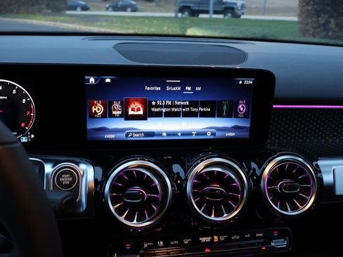 New 2025 Mercedes-Benz GLB 250 4MATIC image 22