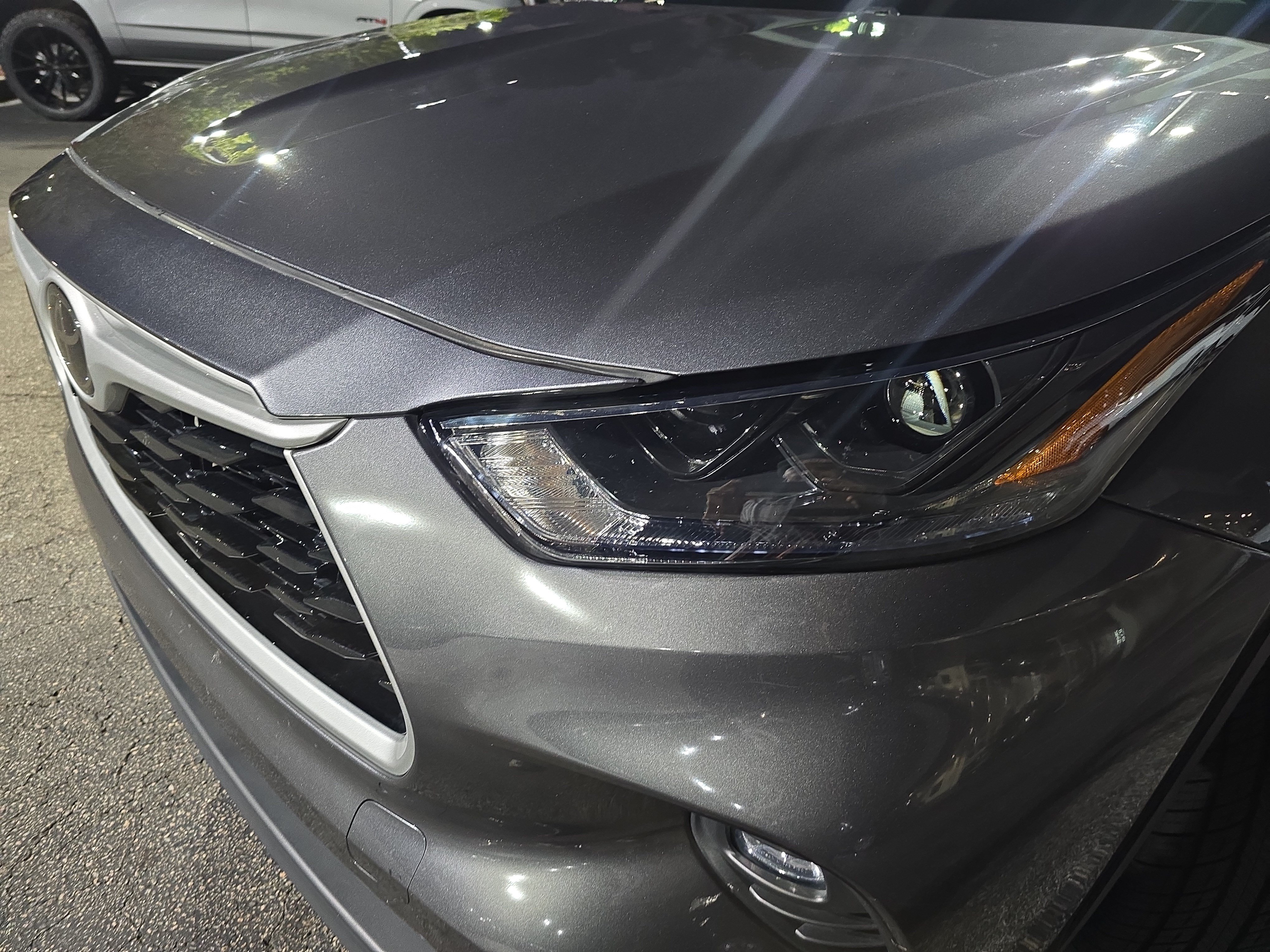 Used 2023 Toyota Highlander XLE FWD image 32