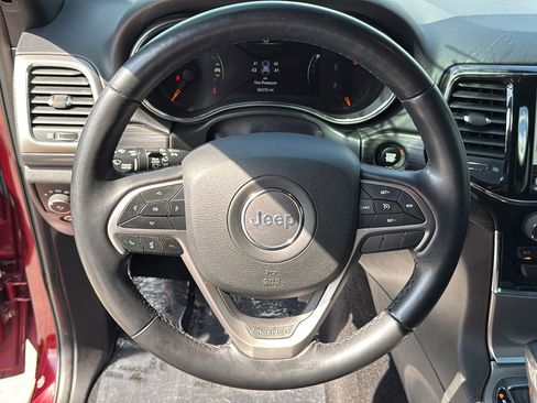 Used 2021 Jeep Grand Cherokee Laredo X image 15